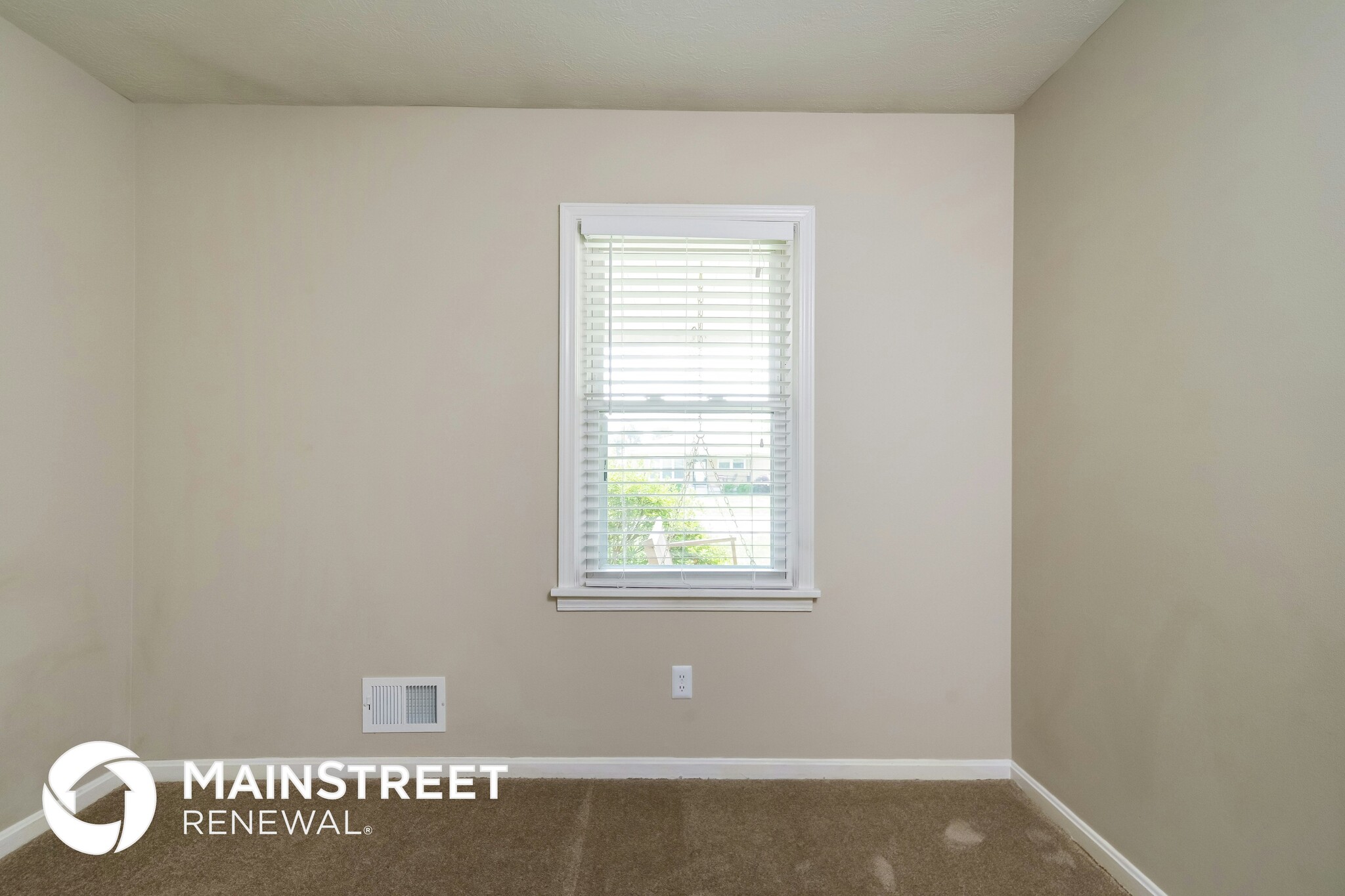 Building Photo - 8003 Canna Dr