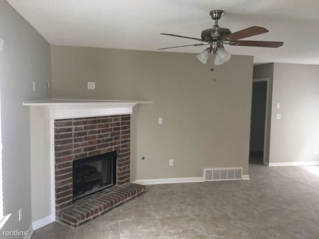 Building Photo - 10233 Sterling Ridge Dr