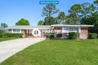 Building Photo - 40 Fairway Cir