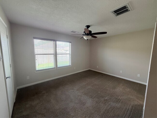 Building Photo - 29225 Legends Valley Dr