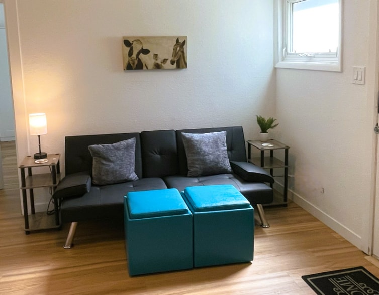 Building Photo - 801 Maxwell Ave