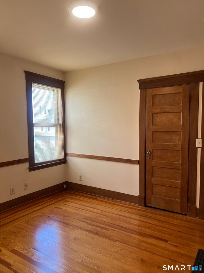 Building Photo - 251 Sherman Ave