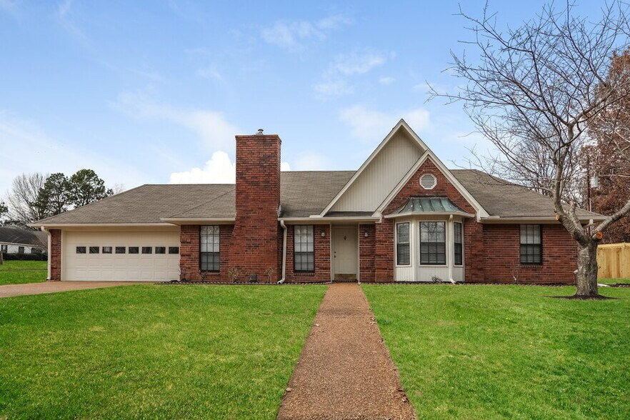 Primary Photo - 7159 Eastover Blvd