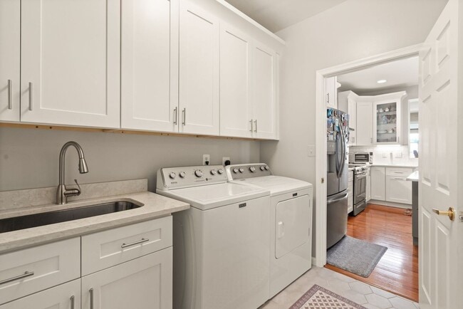 Building Photo - 13508 Tallyrand Way