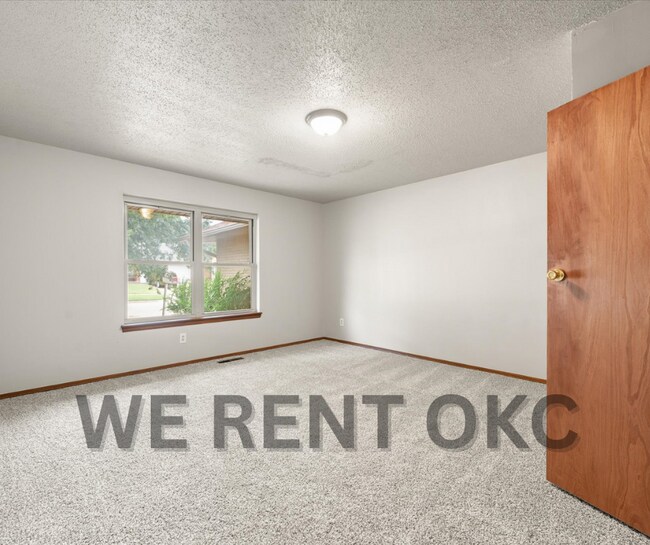Building Photo - 3016 Shadybrook Dr
