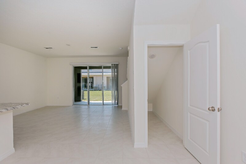 Building Photo - 1280 Yellow Finch Dr