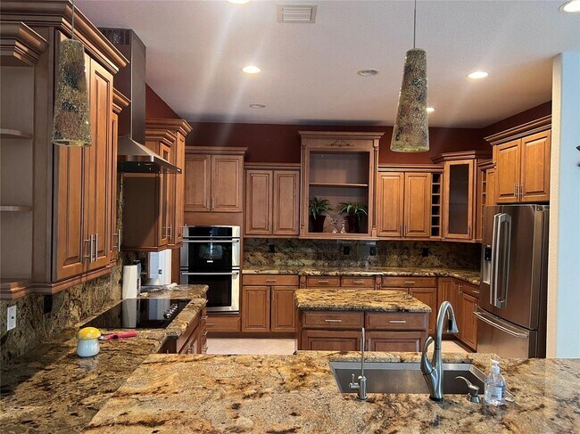 Building Photo - 6301 SW 58th Ct