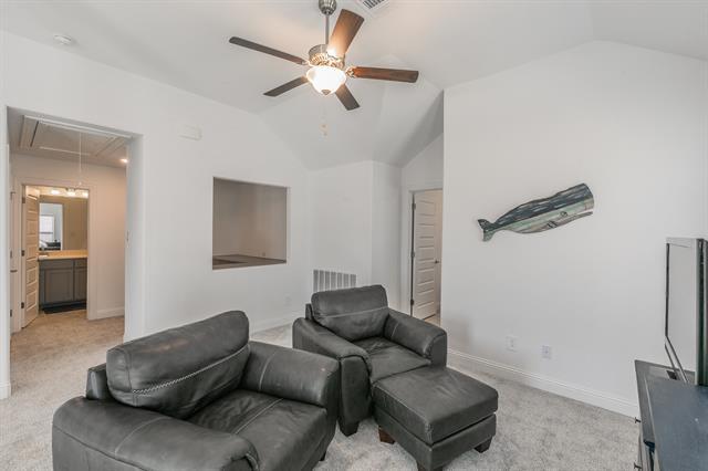 Building Photo - 711 Artesian Dr