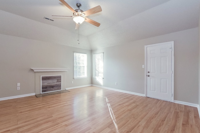 Building Photo - 14002 Whitehurst Cir SW