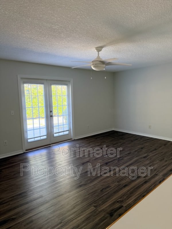 Building Photo - 27 Monterey St