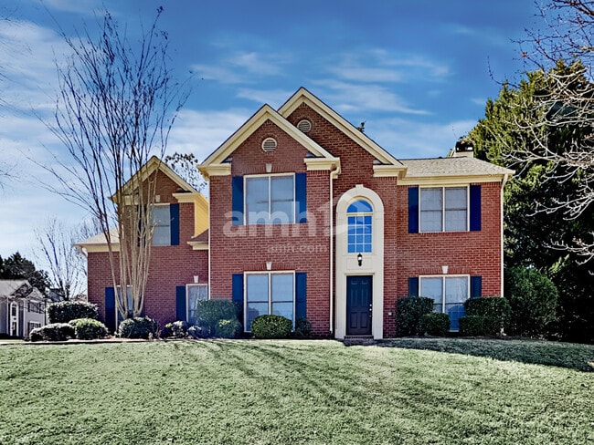 Building Photo - 1105 Bridle Path Dr