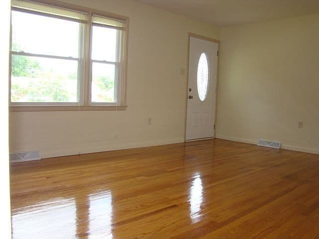 Building Photo - 361 S Findlay St