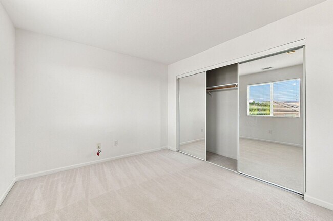 Building Photo - 5486 Benttree Way
