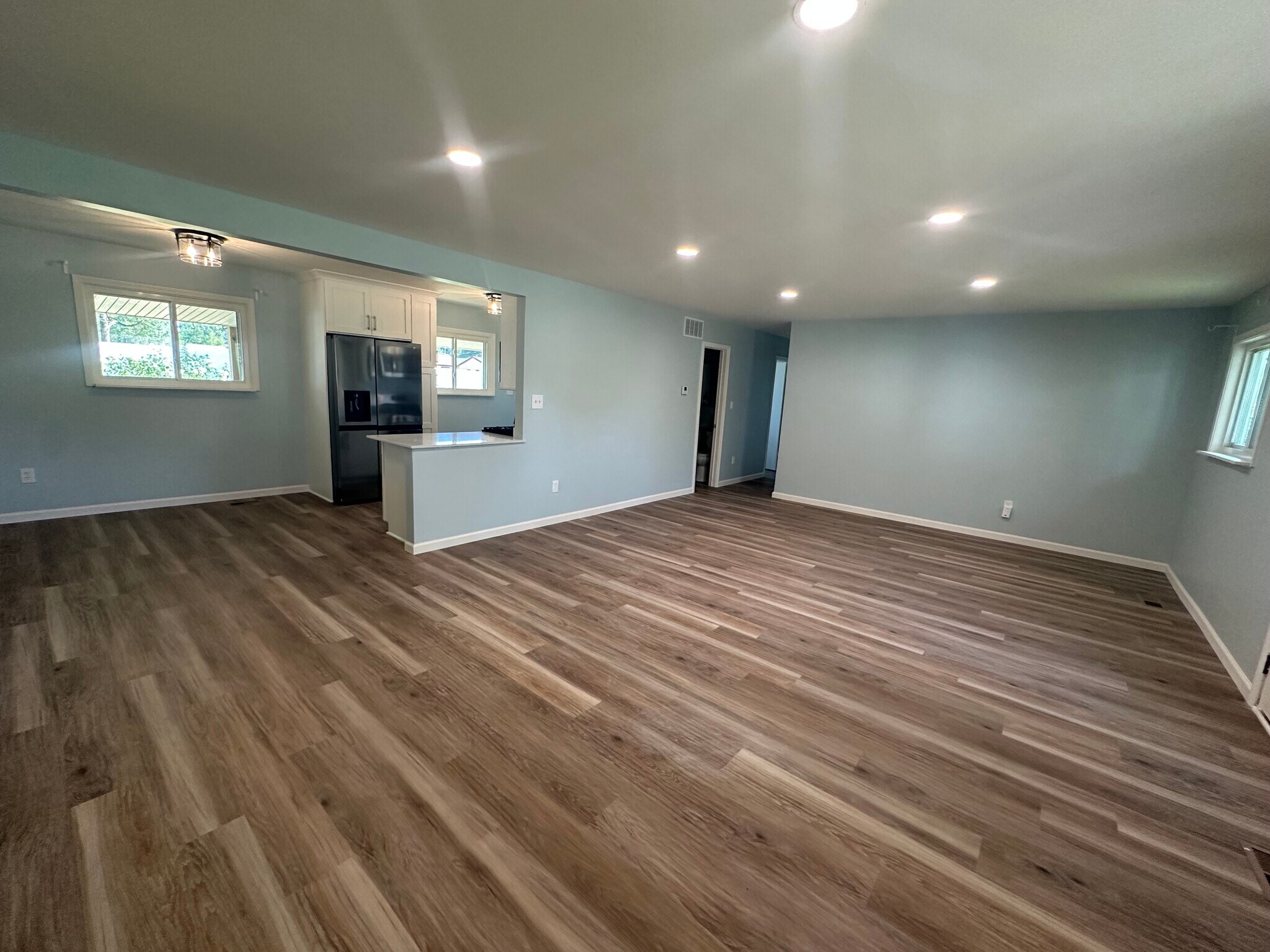 Building Photo - 201 Sherwood Dr