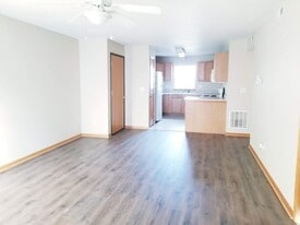Building Photo - 70 Cherry Ct