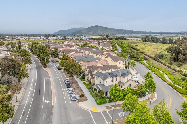 Building Photo - Enclave Ventura