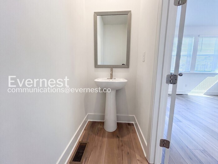 Building Photo - 2535 Superus Ct
