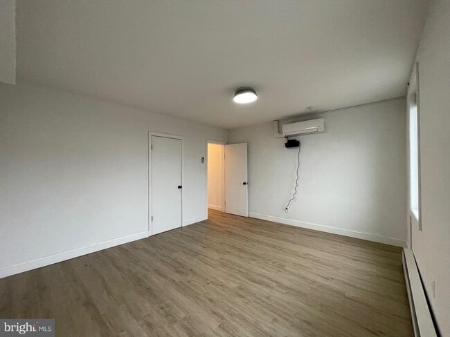 Building Photo - 900 N 29th St