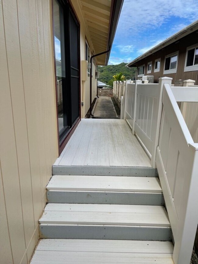 Building Photo - 4 bedroom 2 bath single family home-  Kaneohe!