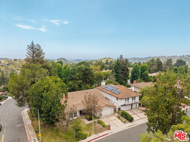 Building Photo - 2952 Bottlebrush Dr