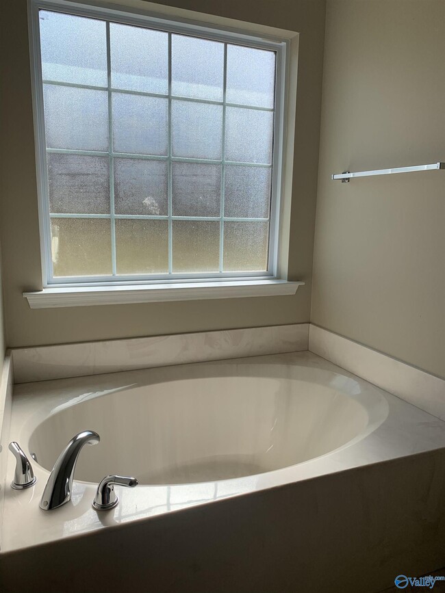 Building Photo - 104 Dartford Dr