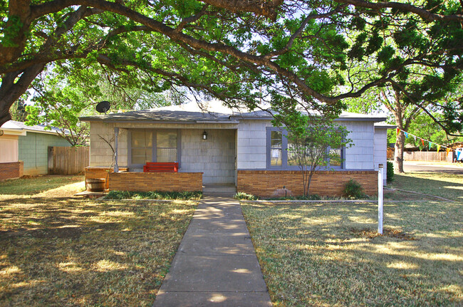 Primary Photo - 4213 43rd St