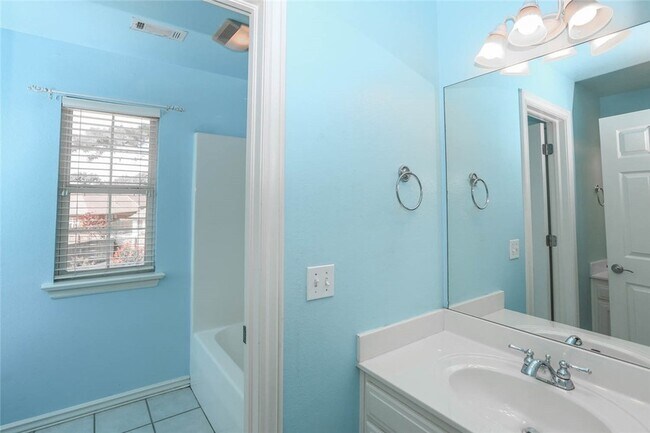 Building Photo - 5300 S 44th Pl