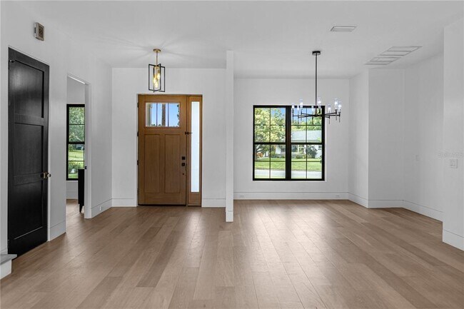 Building Photo - 1814 Barker Dr