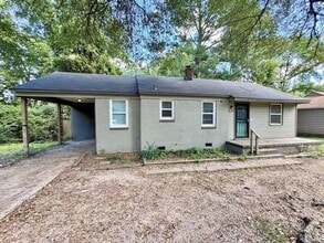 Building Photo - 3148 St Charles Dr