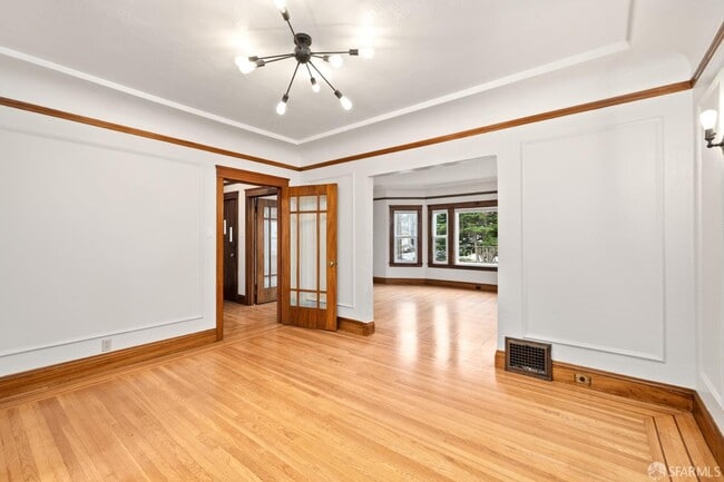 Building Photo - 1605 20th Ave