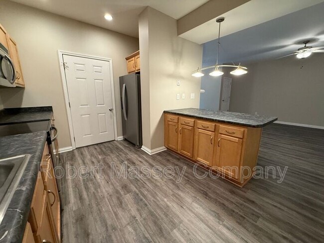 Building Photo - 342 S Dorsey Ln