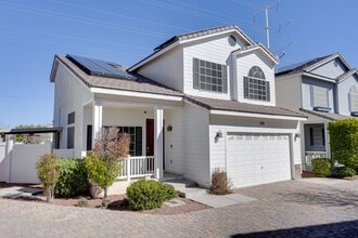 Building Photo - Upgraded Home in Lamplight Gated Community with Pool!