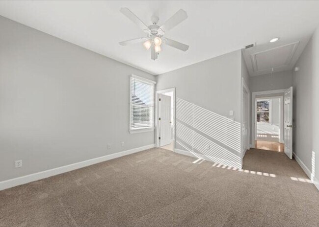 Building Photo - 2 Bedroom, 2.5 Bath Condo in Harleston Village of Downtown Charleston!