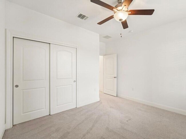 Building Photo - 312 Kitty Hawk Rd