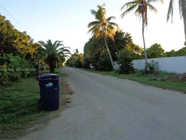 Building Photo - 32970 SW 210th Ave