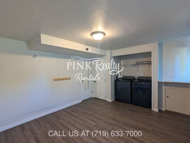 Building Photo - 4026 Shelley Ave