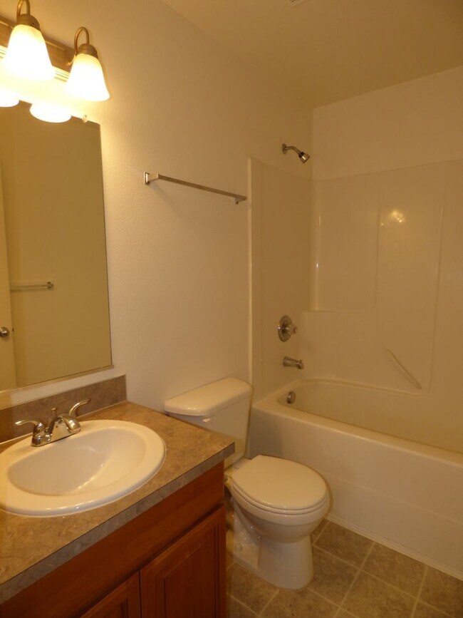 Building Photo - 3536-3538 Fisher Ct NE Salem, OR 97305