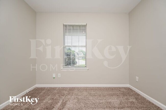 Building Photo - 1513 N Hampton Ct