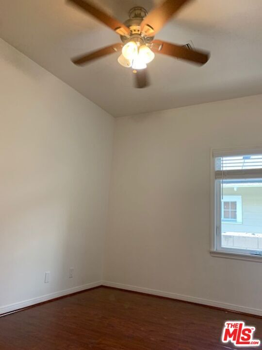 Building Photo - 1305 W 37th Pl