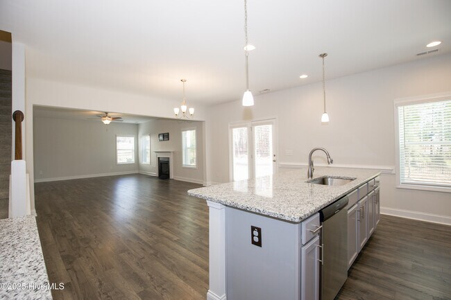 Building Photo - 660 Ave of the Carolinas
