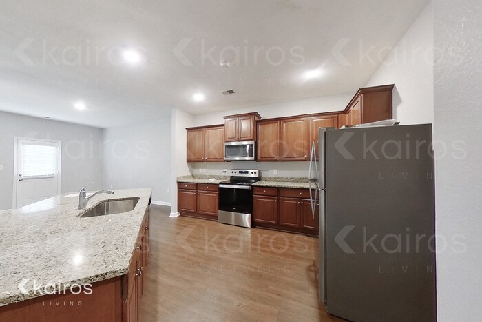 Building Photo - 108 Mayflower Cir