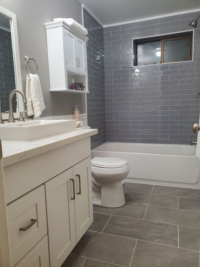 Building Photo - 20 Warbler Ln