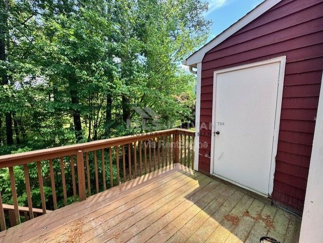 Building Photo - 120 Timber Ridge Dr