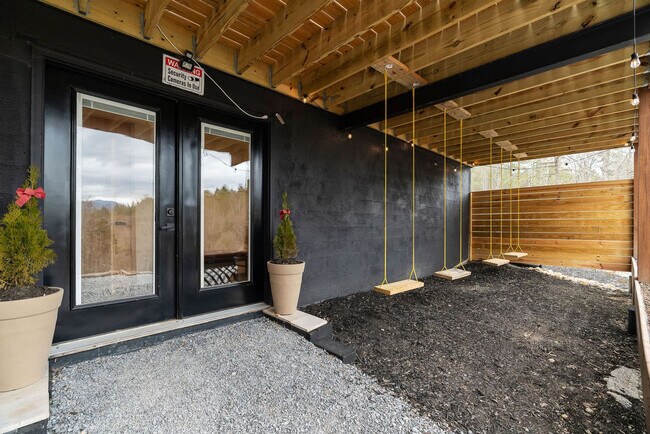 Building Photo - 928 Ditney Way