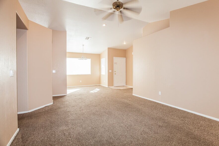 Building Photo - 7260 Golden Star Ave