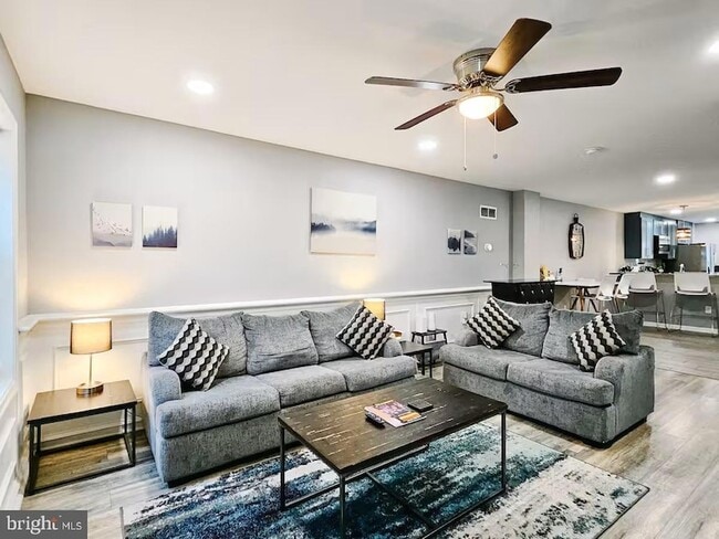 Building Photo - 1212 N King St