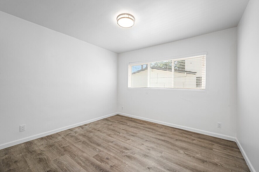 Building Photo - 6133 Whitsett Ave