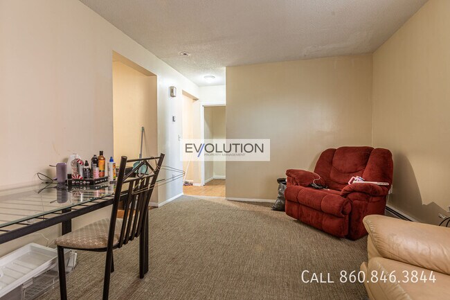 Building Photo - 71 Williams St