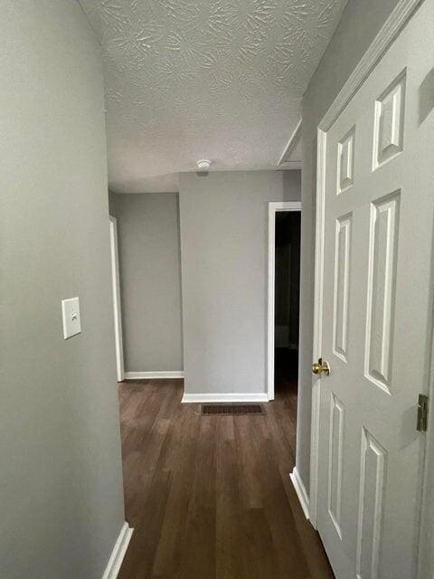 Building Photo - 205 Tanbark Dr