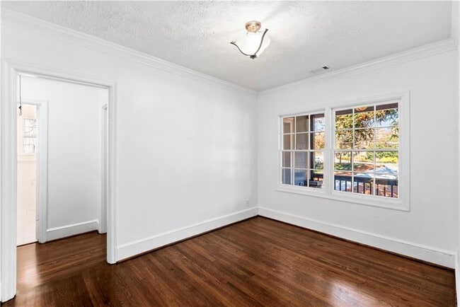 Building Photo - 3310 E Roxboro Rd NE